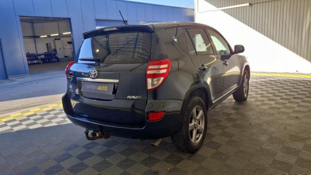 Toyota Rav4 image 3