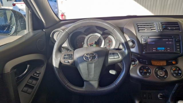 Toyota Rav4 image 2