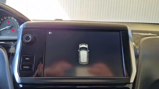 Peugeot 208 image 6