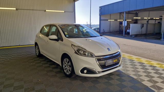 Peugeot 208 image 5