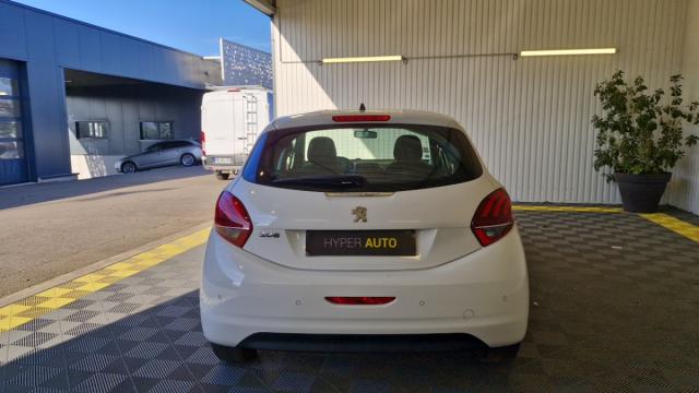 Peugeot 208 image 4