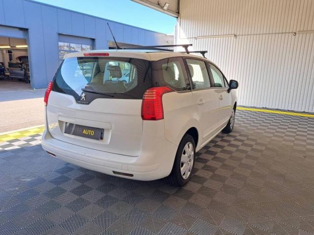 Peugeot 5008 image 2