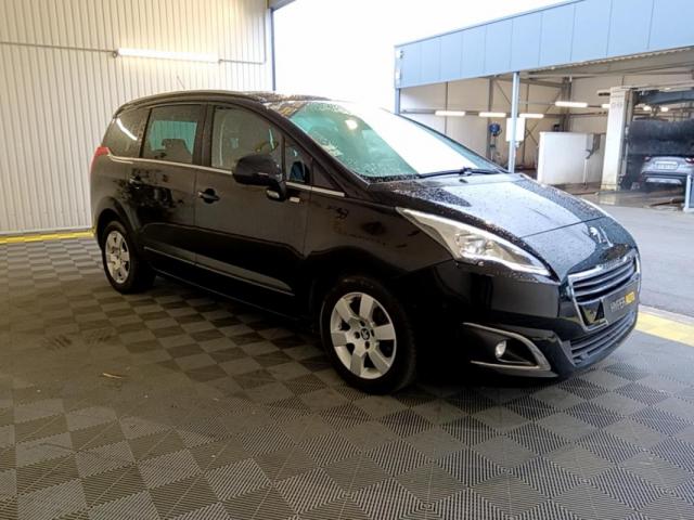 Peugeot 5008 image 2