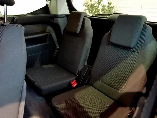 Peugeot 5008 image 1