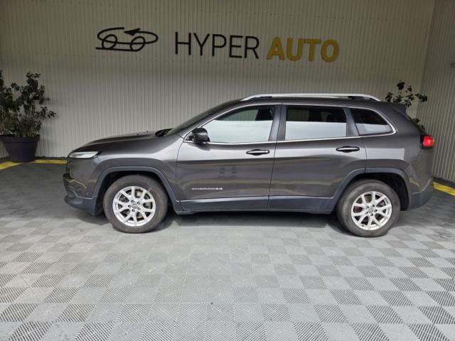 Jeep Cherokee image 3
