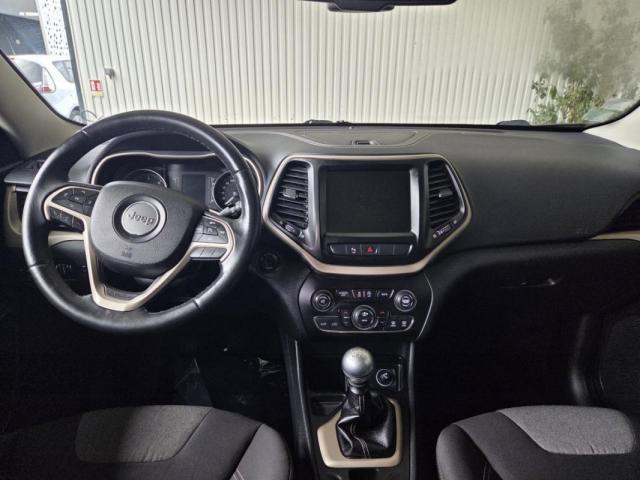 Jeep Cherokee image 8