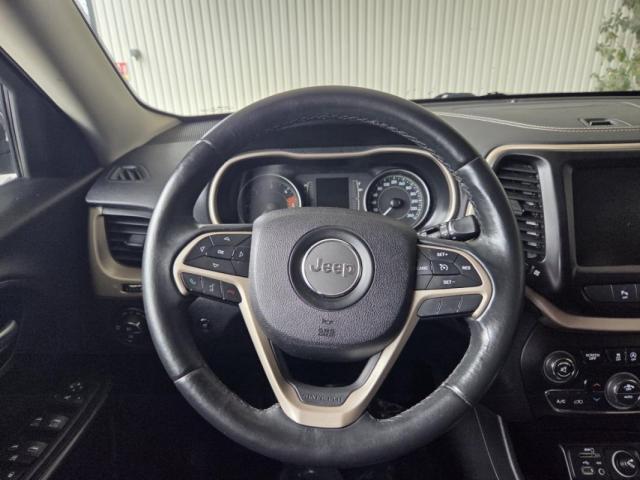 Jeep Cherokee image 7