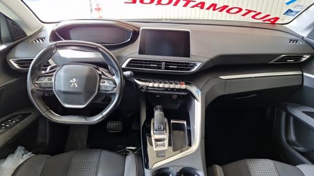 Peugeot 5008 image 9