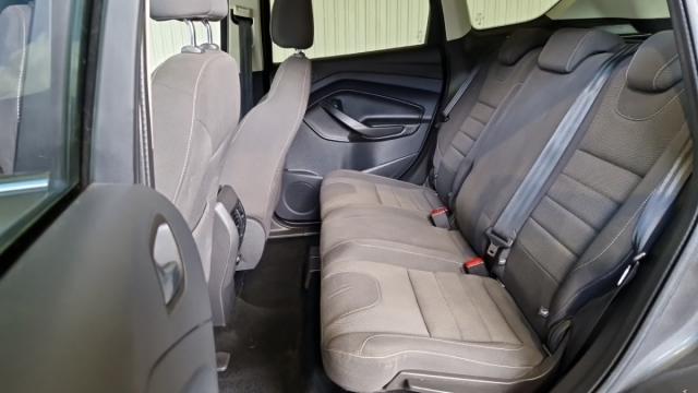 Ford Kuga image 4