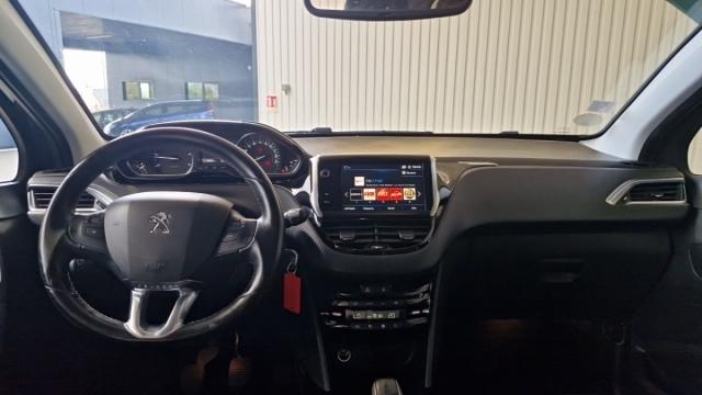 Peugeot 2008 image 2