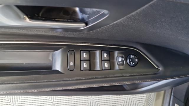 Peugeot 3008 image 7