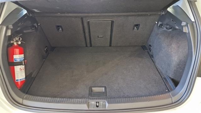 Volkswagen Golf image 7