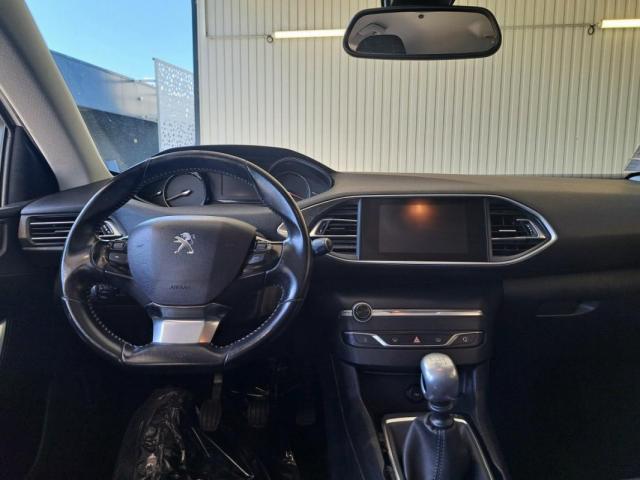 Peugeot 308 image 8