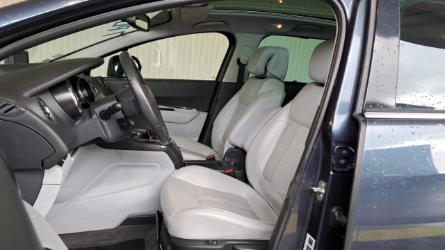 Peugeot 5008 image 1
