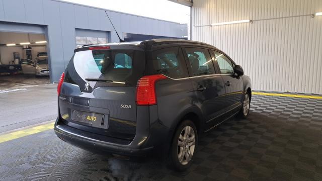 Peugeot 5008 image 2