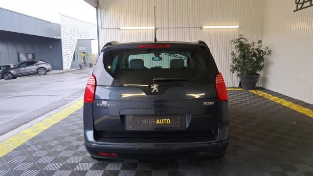 Peugeot 5008 image 9