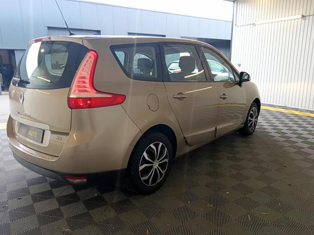Renault Grand Scénic image 6