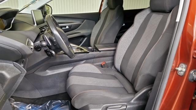 Peugeot 3008 image 2