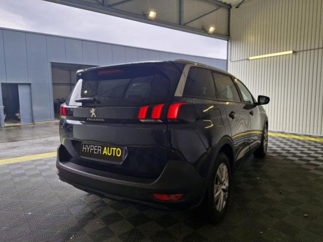 Peugeot 5008 image 1