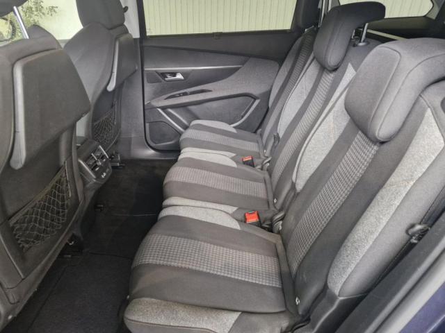 Peugeot 5008 image 2