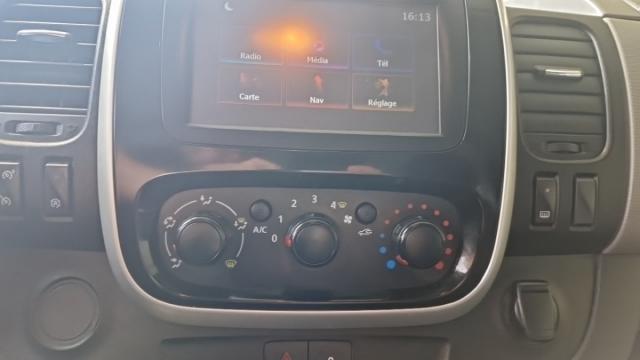 Renault Trafic image 8