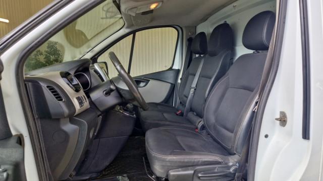 Renault Trafic image 9