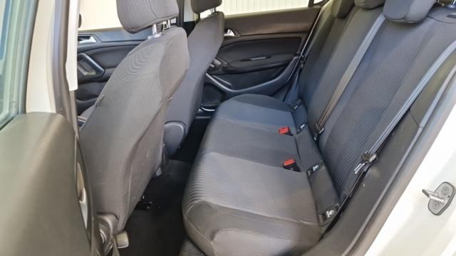Peugeot 308 image 8