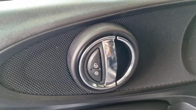 Mini Clubman image 5