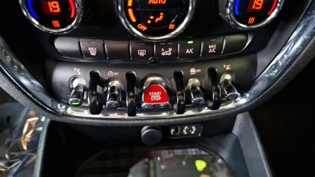 Mini Clubman image 4