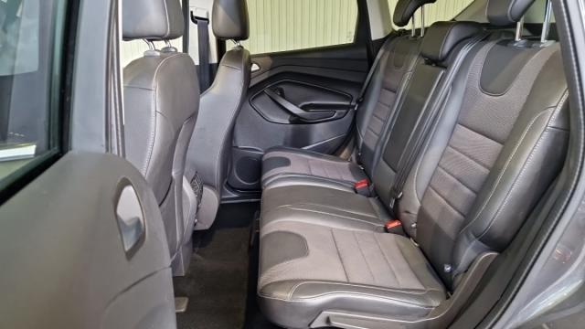 Ford Kuga image 8