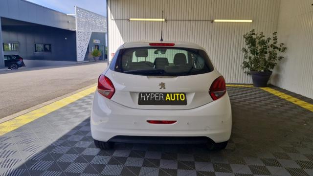Peugeot 208 image 5