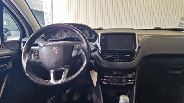 Peugeot 208 image 9