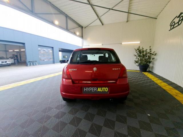 Suzuki Swift image 8