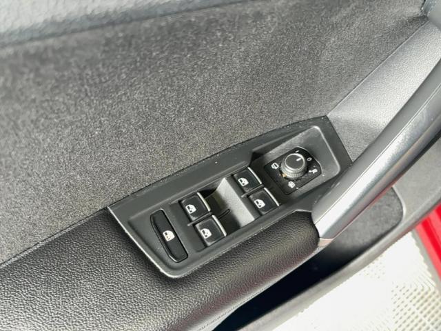 Volkswagen Tiguan image 8