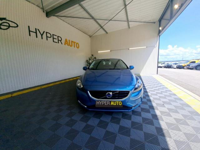 Volvo V40 image 2