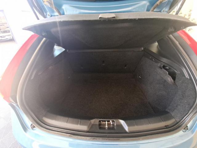 Volvo V40 image 1