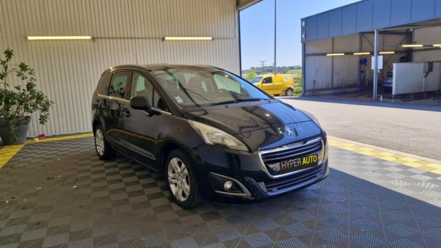 Peugeot 5008 image 2