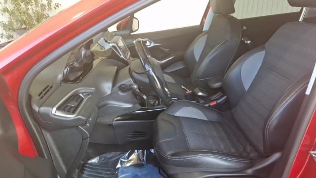 Peugeot 2008 image 1
