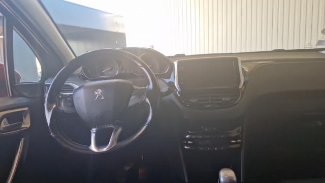 Peugeot 2008 image 8