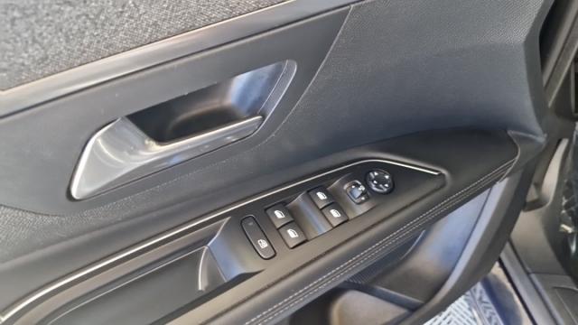 Peugeot 5008 image 8