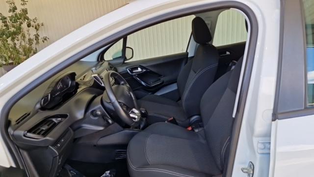 Peugeot 208 image 6