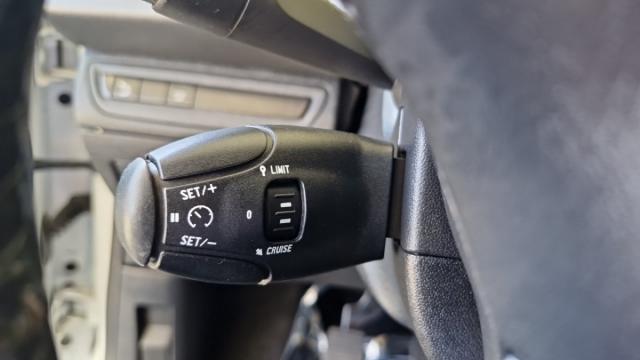 Peugeot 208 image 3