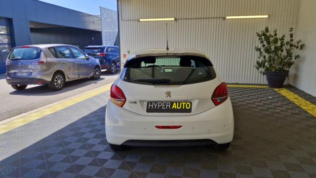 Peugeot 208 image 4