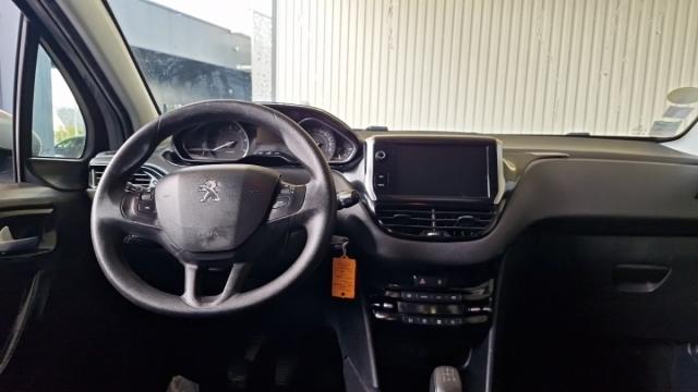 Peugeot 208 image 8