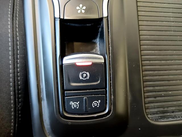 Renault Talisman Estate image 9