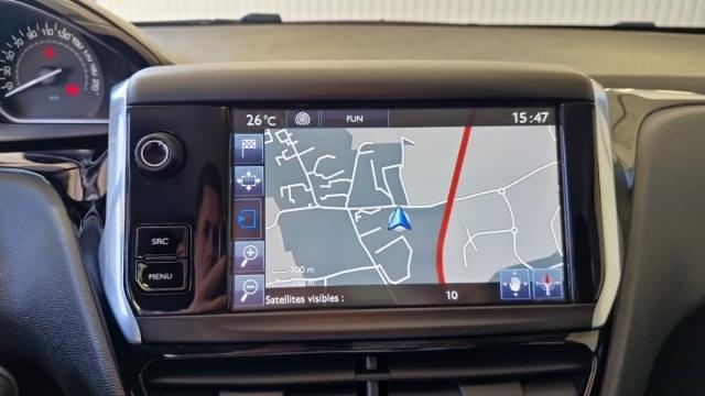Peugeot 208 image 1