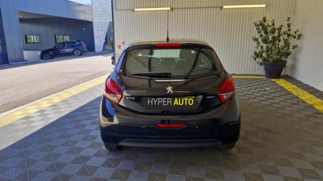 Peugeot 208 image 2