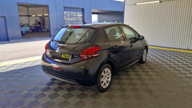 Peugeot 208 image 9