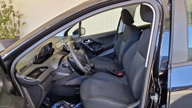 Peugeot 208 image 5