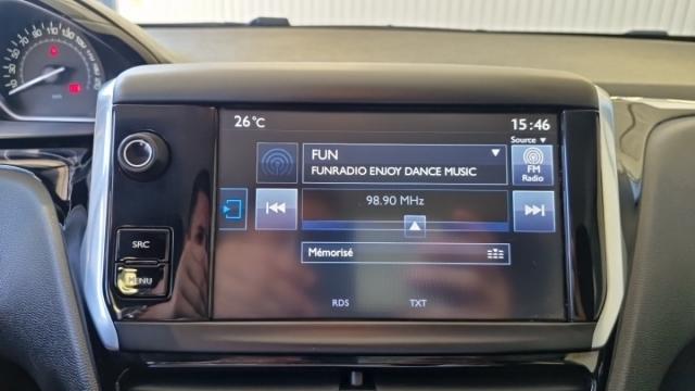 Peugeot 208 image 8